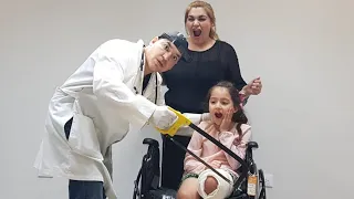 DOCTOR LOCO LE CORTA LA PIERNA A DANIELA  - hermanitas Cárdenas