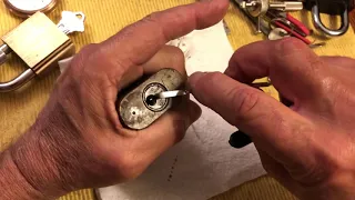 #242 Old Yale Padlock opened