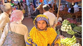 🇵🇰 WALKING TOUR OF EMPRESS MARKET IN KARACHI, PAKISTAN TRAVEL 2022, KARACHI CITY WALK, 4K60FPS