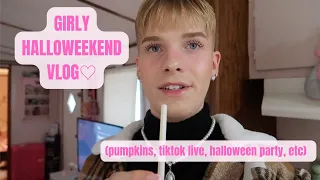 GIRLY HALLOWEEKENED VLOG!! ♡ (pumpkins, tiktok live, halloween party, etc)