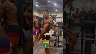 Bhuwan Chauhan backstage ready to battle at Mr. Olympia 2022