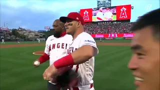 Moment: Vladimir Guerrero throws out first pitch in front of son in Angels home opener