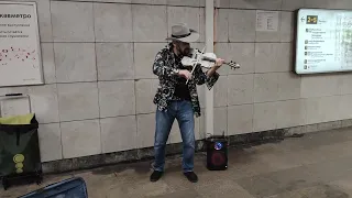 Antonio Vivaldi - Времена года - Лето - Шторм, сыграл в метро Москвы скрипач А. Агаси #metro #violin