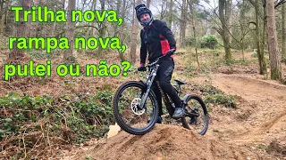 Trilha de MTB nova com rampa nova / pulei ou não? #downhill #mtbpro #bike #bikelife .