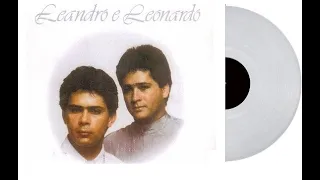 LEANDRO E LEONARDO - ENTRE TAPAS E BEIJOS **EM VINIL**