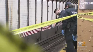 Man, woman killed after being struck by L train in Manhattan