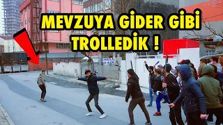 TOPLUCA İNSANLARIN ÜSTÜNE KOŞMA ŞAKASI İLE TROLLEDİK !