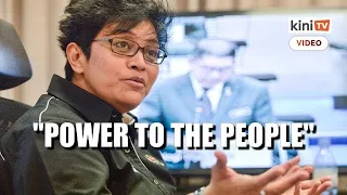 Azalina recites a poem for the 'kataks' in Parliament