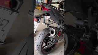 Installing akrapovic full system on zx6r #akrapovic #zx6r #motorcycle #kawasaki