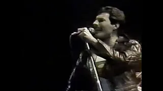 We Will Rock You (fast) - Queen Live in São Paulo, Brazil (March 20th, 1981) REMASTER