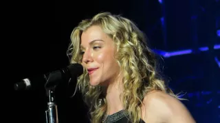 The Band Perry "Don't Let Me Be Lonely"  Live @ Ceasars Circus Maximus Theatre