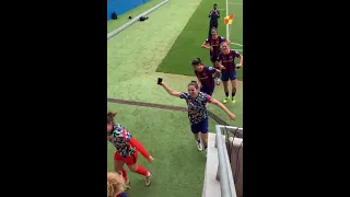 Barcelona female players celebrating afther going in the champions league finals