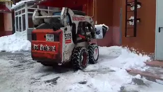 Уборка снега миним погрузчик , работает Профи !!!