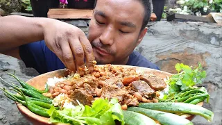 kidney beans, cucumber, lettuce, coriander, chayote leaves and green chilly Naga mukbang,