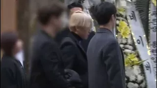 EXO Baekhyun & Chanyeol at Shinee’s Jonghyun Funeral