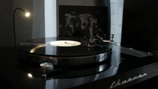 Queen - Another one bites the dust VINYL