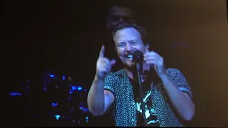 PEARL JAM  -  "Smile"  :  Gila River Arena / Arizona  (May 9, 2022)