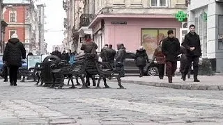 Ukraine: show of solidarity as nationalist stronghold Lviv speaks Russian for a day