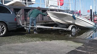 Ob das noch schwimmt? Erste Probefahrt nach über 5 Jahren mit Boot aus den 70ern (Teil 2)