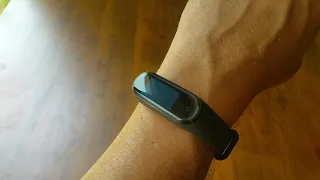 How to make your Mi Band 4 screen turn on automatically when you raise your arm