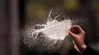 Schweppes Burst slow motion balloons Ad