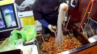 Korea Street Food. Cooking 'Daon Gopchang' at Bandokkaebi Night Market, Seoul