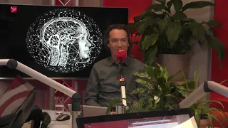 Neuroloog Jons Verduijn van het Flevoziekenhuis in de studio