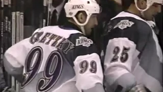 Dmitri Khristich awesome backhand pass to Wayne Gretzky (1996)