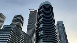 [4K] 🇨🇦Humber Bay🍁 Shores Park with the great view on Toronto through the Lake ONTARIO🚤