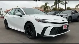 Toyota Camry SE AWD 2025 in Ice Cap with Grey Leather Interior