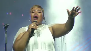 Ke Na Le Modisa (Live) - Lebo Sekgobela (HD)