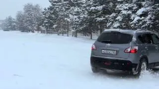 Ниссан зимой Nissan Qashqai Driving in snow.m4v