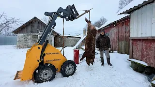 Еле справился с огромной свиньей! Как живут в деревне? Наша ферма! Жизнь простых людей в деревне!