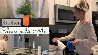 KITCHEN CLEAN WITH ME // CLEANING MOTIVATION // Home with Hannah