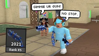ANNOYING SCAMMER Tried To STEAL My $10,000 BLUE SWIRLY GUN, So I DESTROYED HER... (Murder Mystery 2)