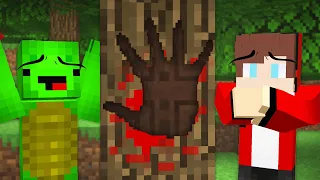 How JJ and MIKEY Found  the BIGGEST BIGFOOT FOOTPRINTS in Minecraft Maizen ?!