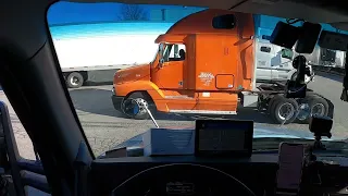 December 4, 2022/405 Trucking. Loading at UNFI, York Pennsylvania