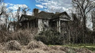 Incredible 119 year old Abandoned Susie B Law House Down South in Mississippi