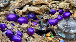 MASSIVE Gemstone COIN FOUND ON THE OREGON TRAIL! Metal Detecting Incredible Finds!