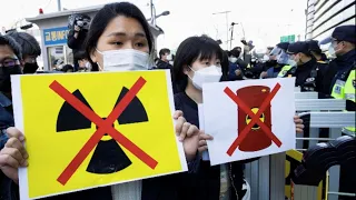 Fukushima, l'acqua contaminata nell'oceano tra dubbi e proteste