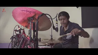 Desi Jones - Master Class on the straight & swing feel in Roots-Rock-Reggae drumming