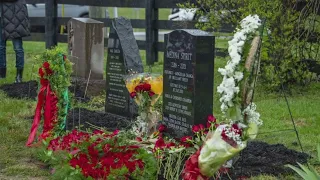 Former race horses remembered at Old Friends Farm cemetery