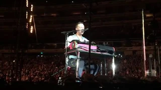 Chris Martin covering Linkin Park’s Crawling