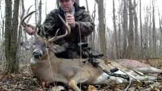140 class deer great bowshot at  35 yard, world class hunter