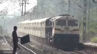 RECORD POWER ! ERNAKULAM DURONTO EXPRESS BEHIND 9000HP GOOTY WDG-4 LOCOMOTIVES