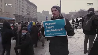 Голодовка солидарности с Навальным. Обыски и задержания в штабах оппозиции