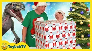 Dinosaur Christmas Toys & The Real Santa! Family Fun Kids Story with Dinosaurs & The Grinch