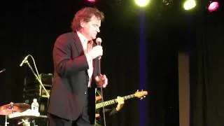 BJ Thomas - The Eyes Of A New York Woman