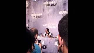 Johnny Depp speaks Russian in Moscow