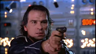 Steven Seagal vs Tommy Lee Jones | Under Siege (1992)